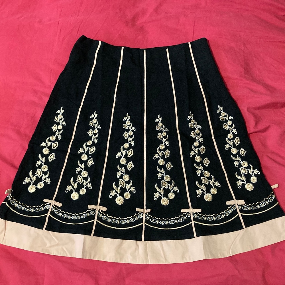 A/Zwell Midi Cotton Linen Skirt with Embroidery Size M - Excellent Condition!